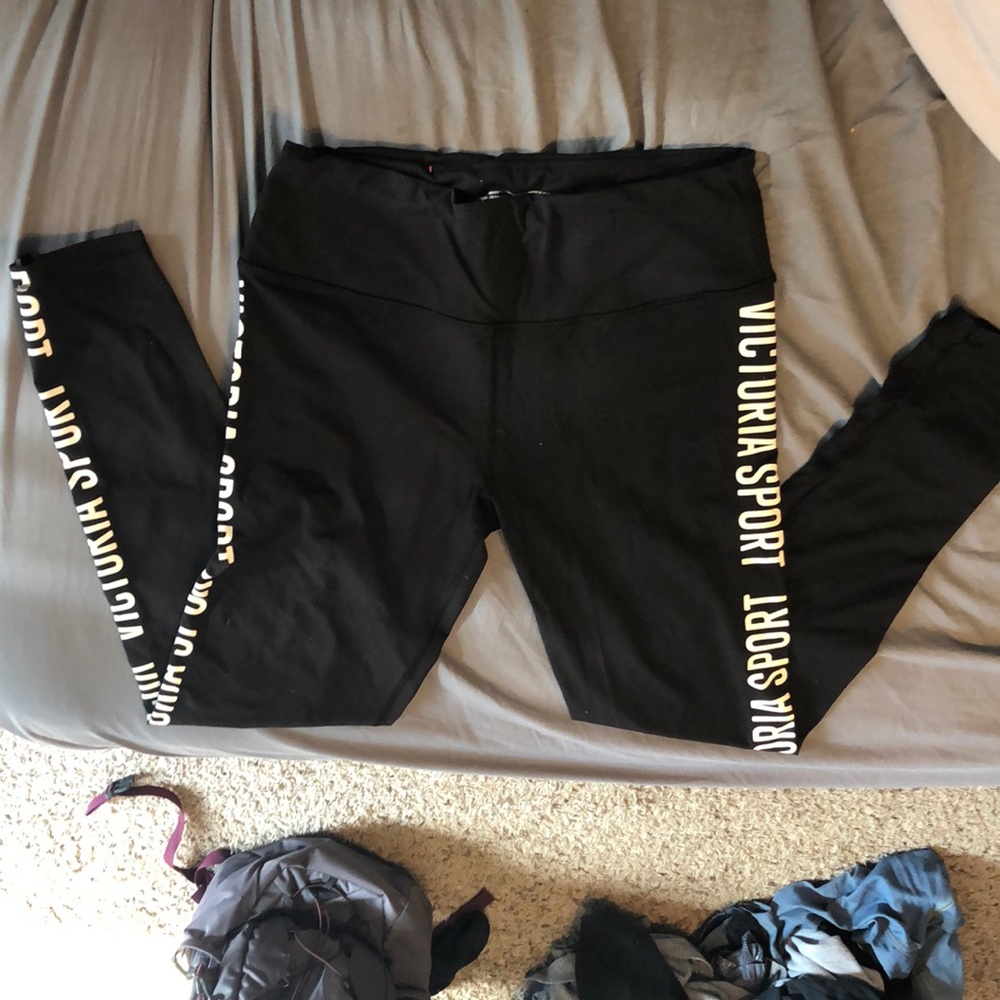 Victoria Sport leggings!